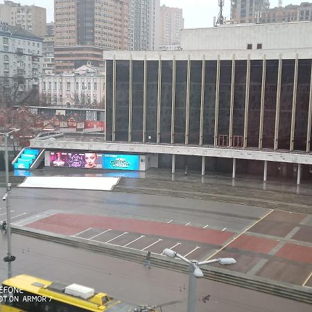 Двухкомнатная Квартира С Видом На Дворец Украина Kiew Exterior foto