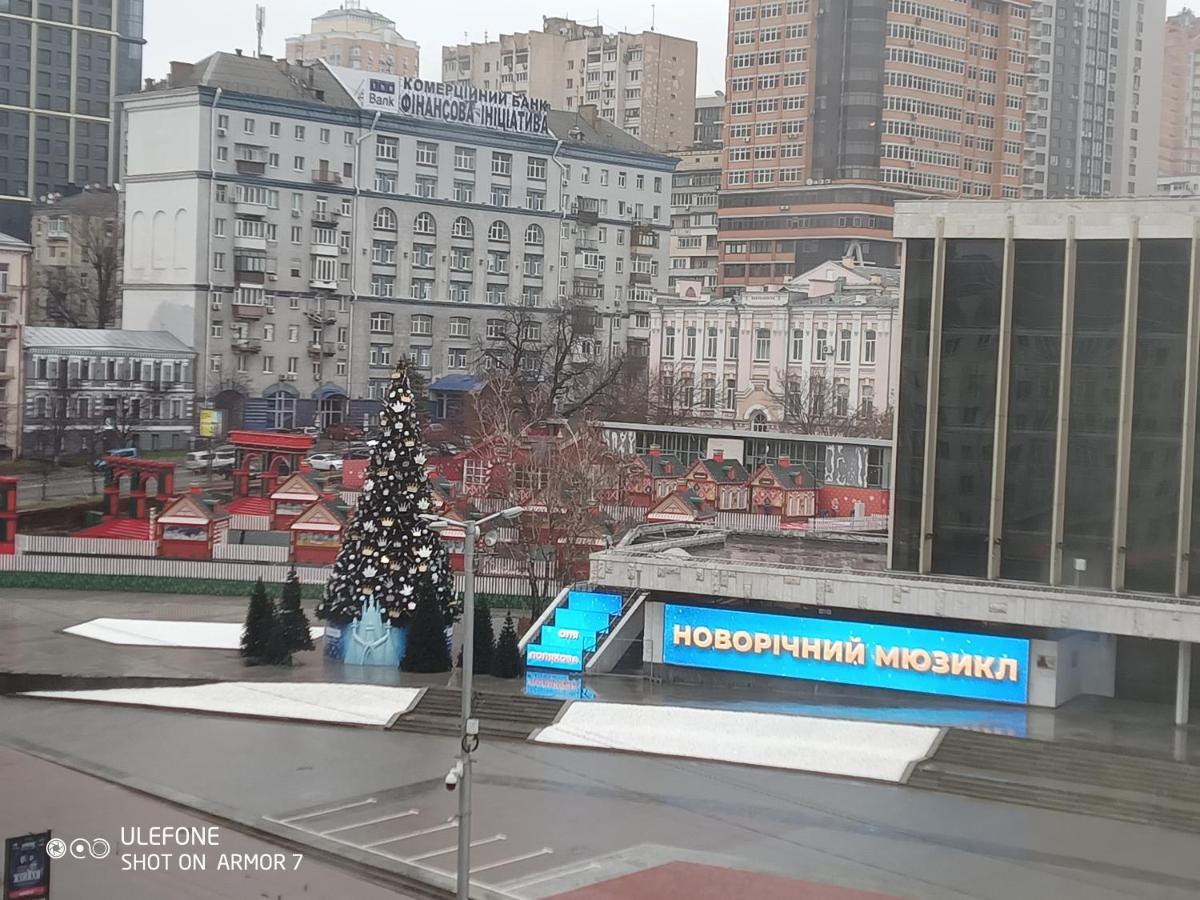 Двухкомнатная Квартира С Видом На Дворец Украина Kiew Exterior foto