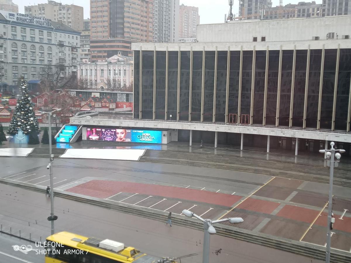Двухкомнатная Квартира С Видом На Дворец Украина Kiew Exterior foto